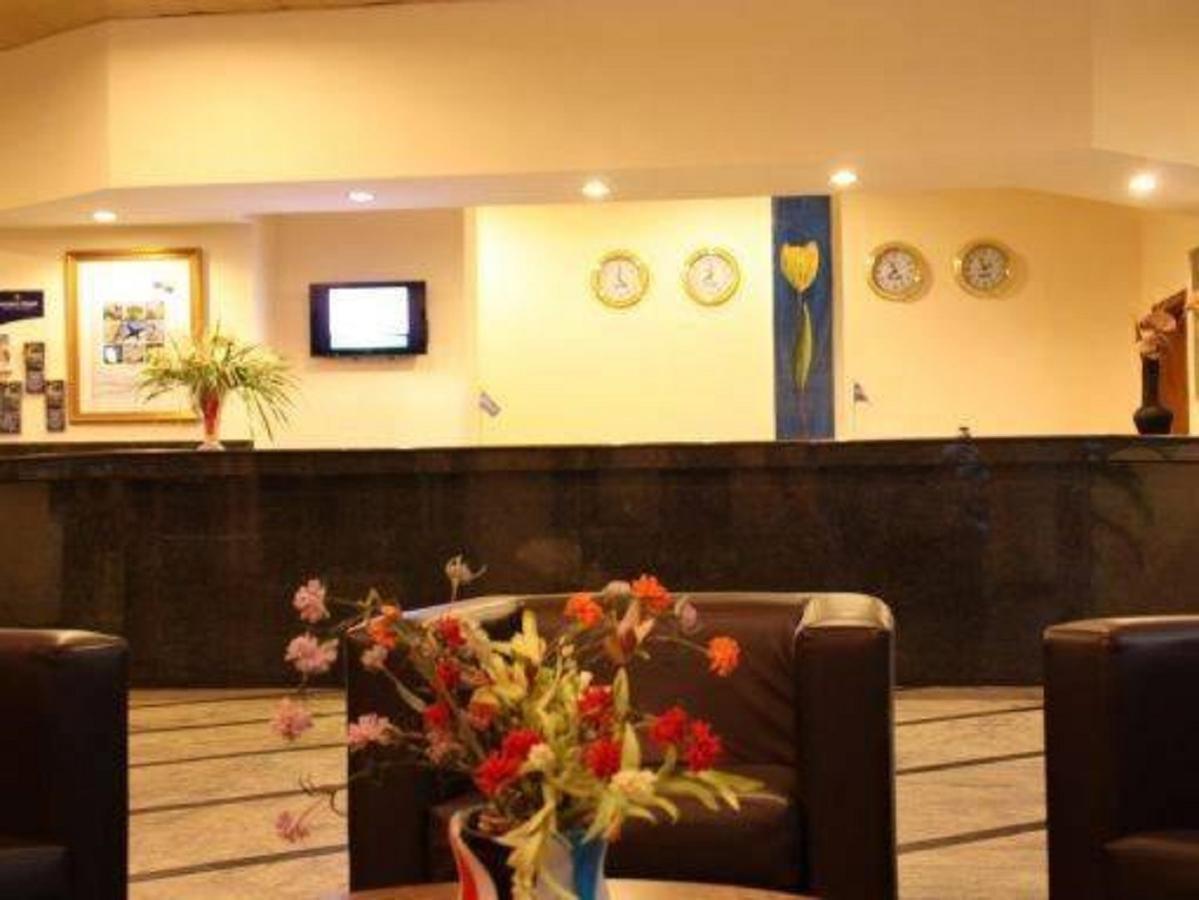 Golden Royale Hotel Енугу Екстериор снимка