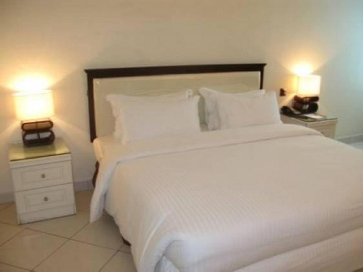 Golden Royale Hotel Енугу Екстериор снимка