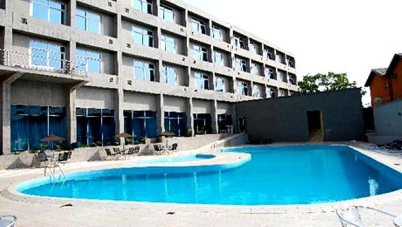 Golden Royale Hotel Енугу Екстериор снимка
