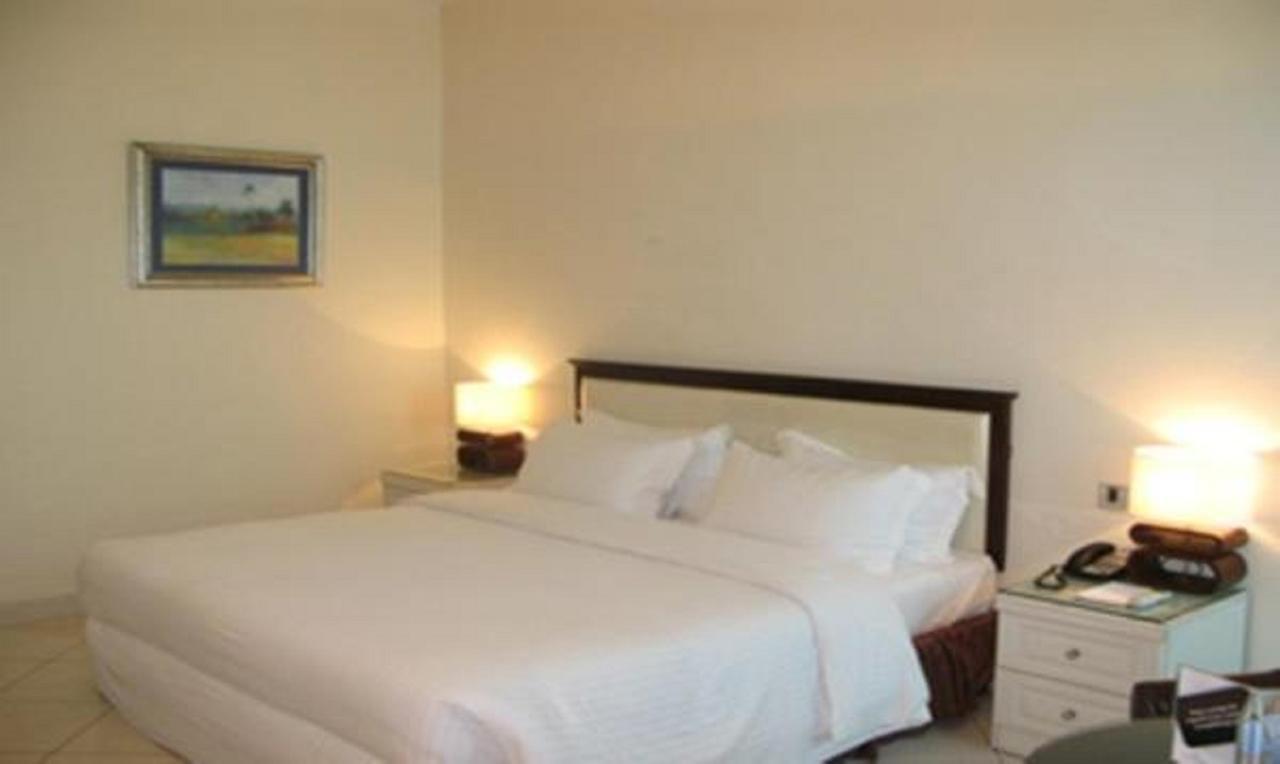 Golden Royale Hotel Енугу Екстериор снимка