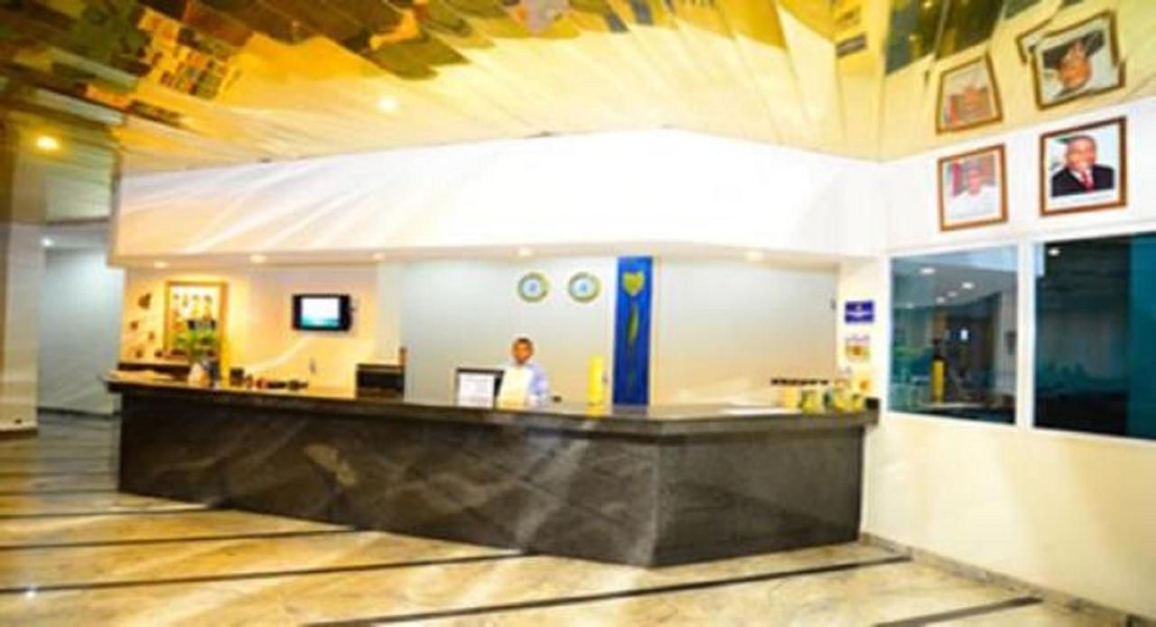 Golden Royale Hotel Енугу Екстериор снимка