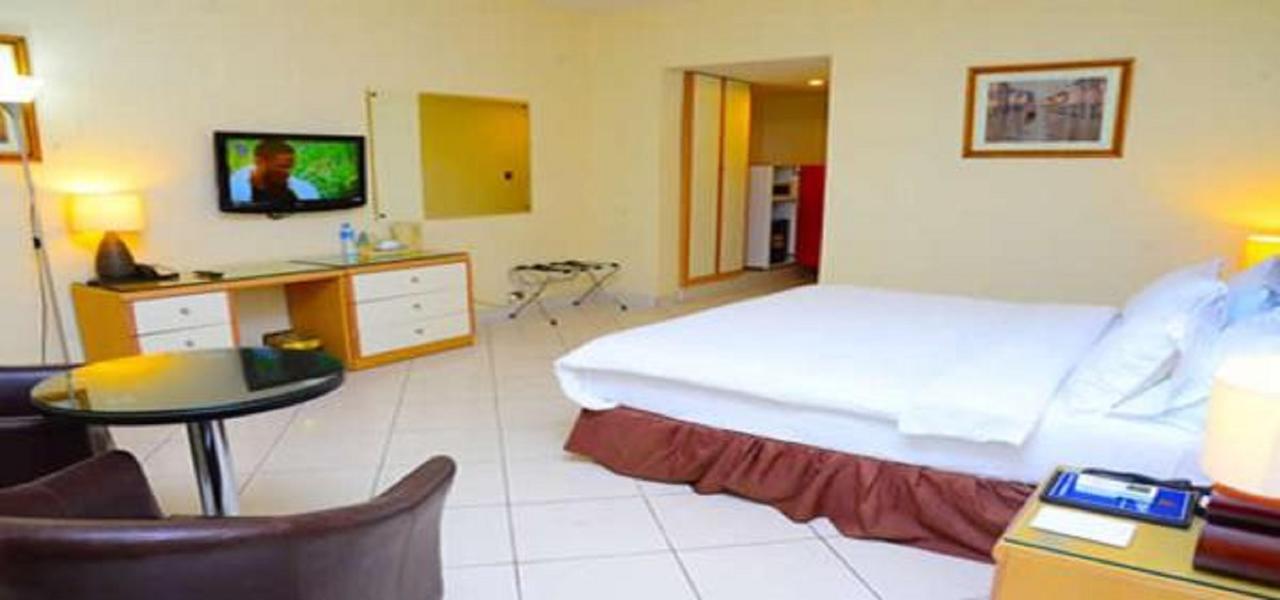 Golden Royale Hotel Енугу Екстериор снимка