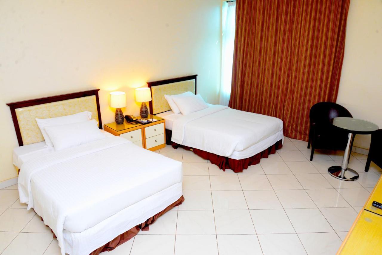 Golden Royale Hotel Енугу Екстериор снимка