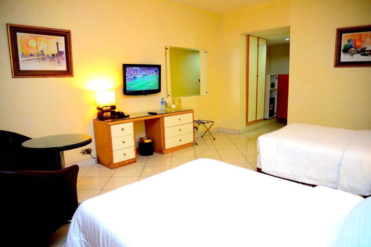 Golden Royale Hotel Енугу Екстериор снимка