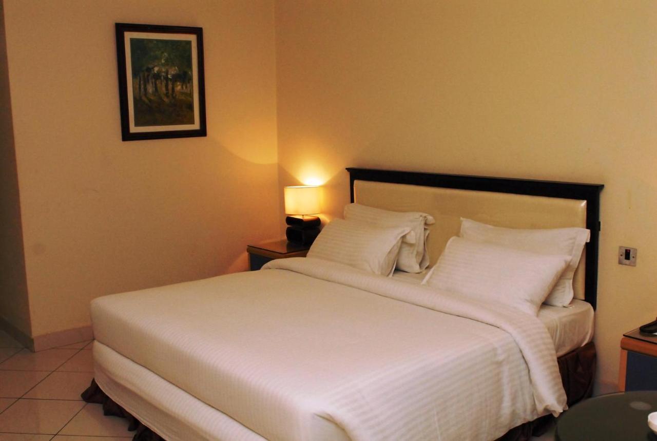 Golden Royale Hotel Енугу Екстериор снимка