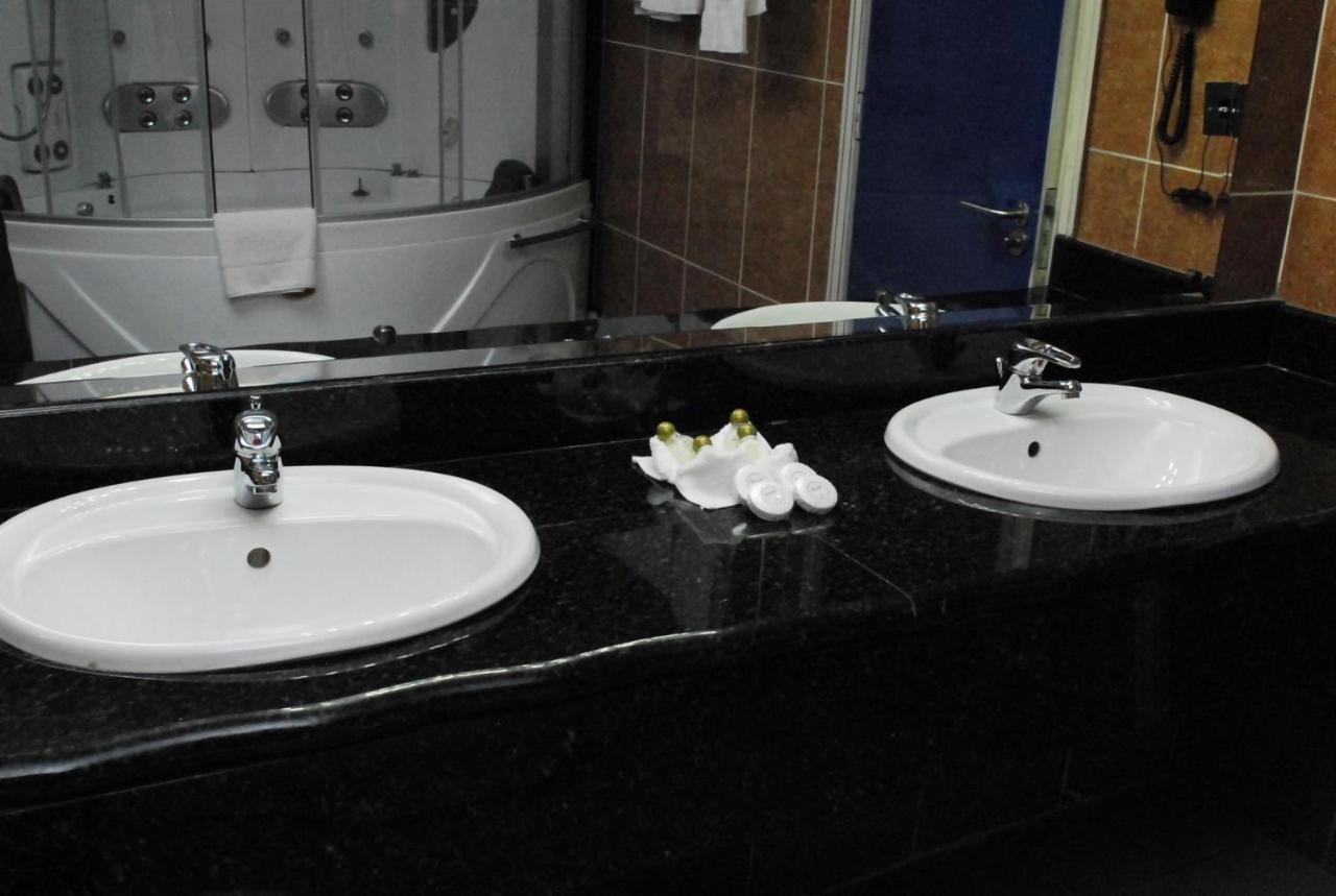 Golden Royale Hotel Енугу Екстериор снимка