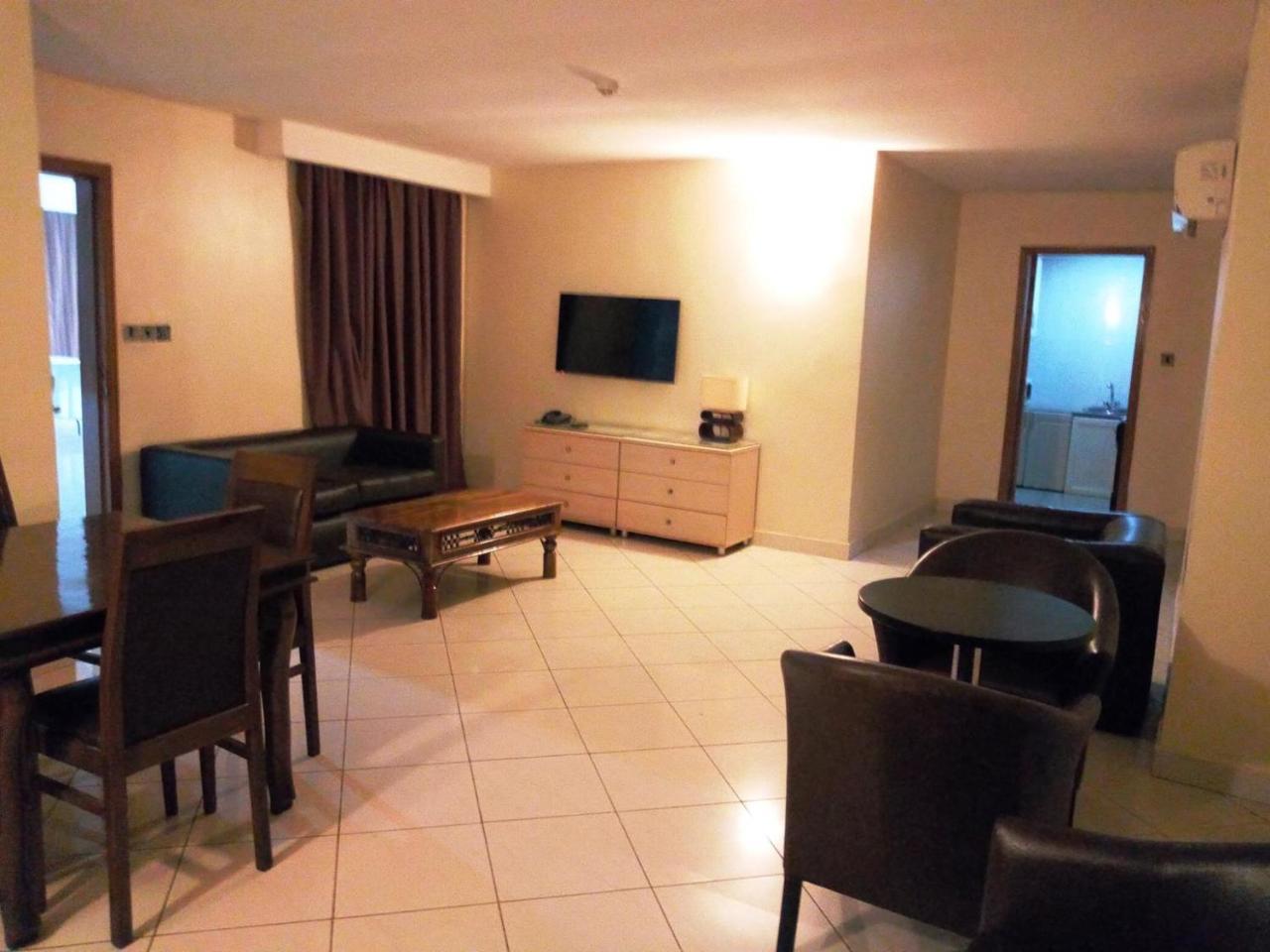 Golden Royale Hotel Енугу Екстериор снимка