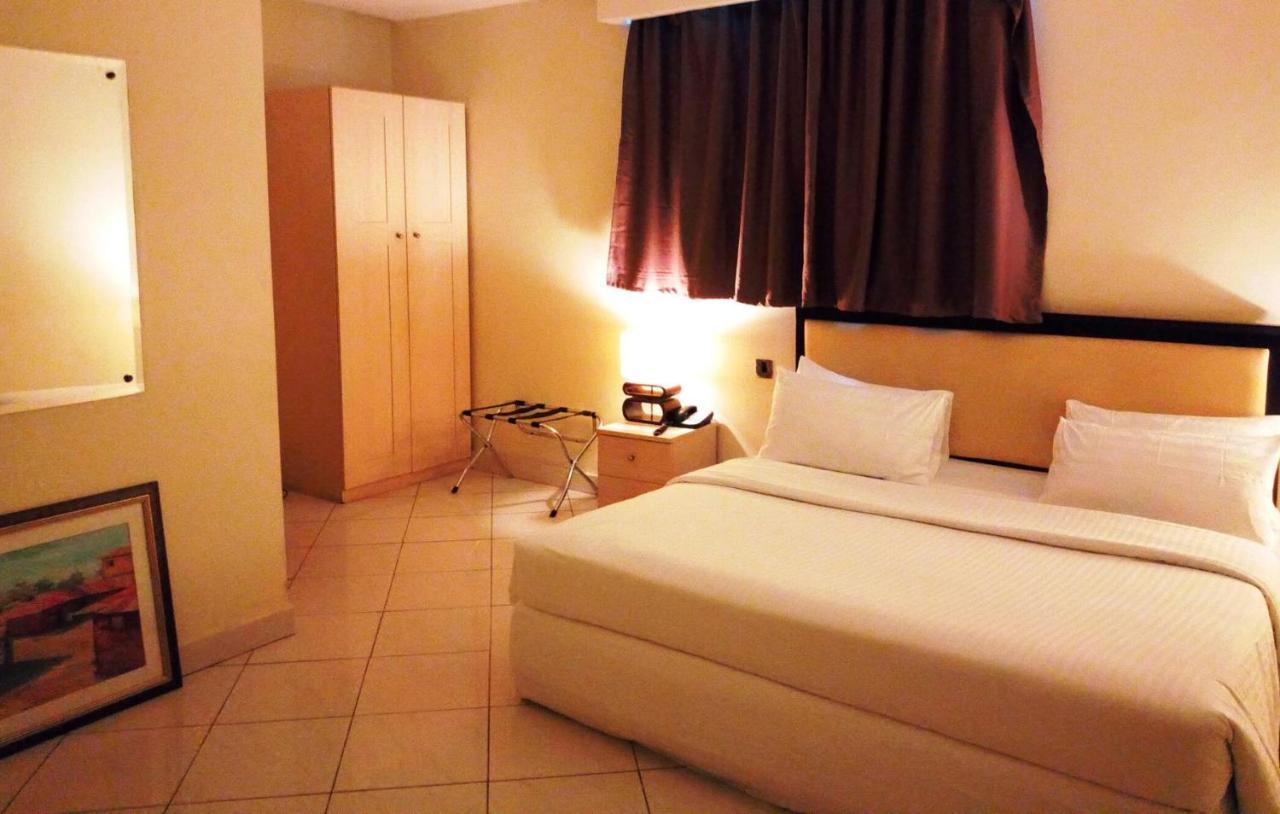 Golden Royale Hotel Енугу Екстериор снимка