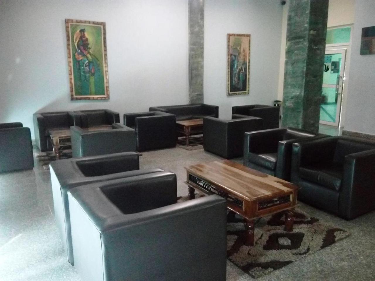 Golden Royale Hotel Енугу Екстериор снимка