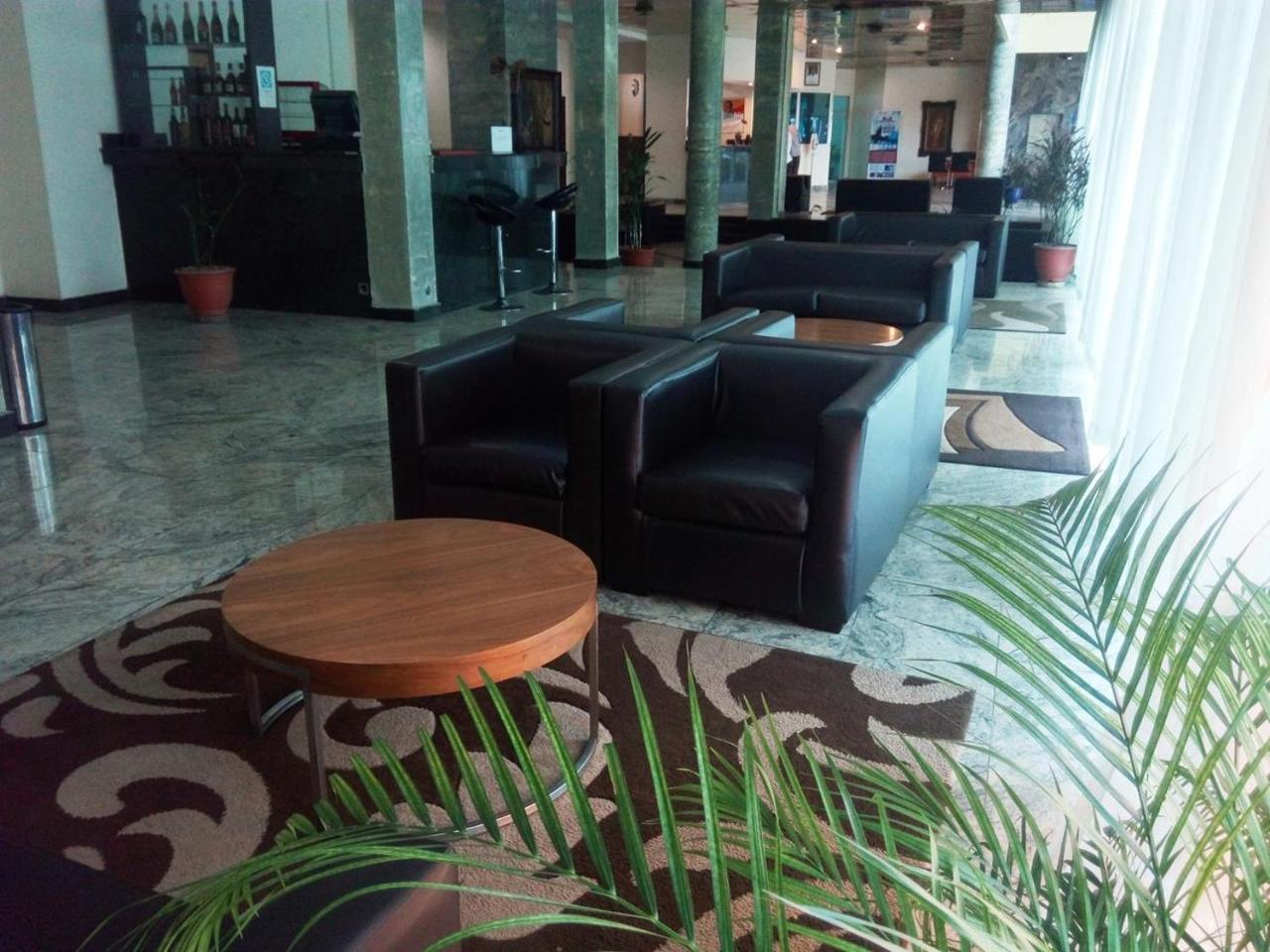 Golden Royale Hotel Енугу Екстериор снимка