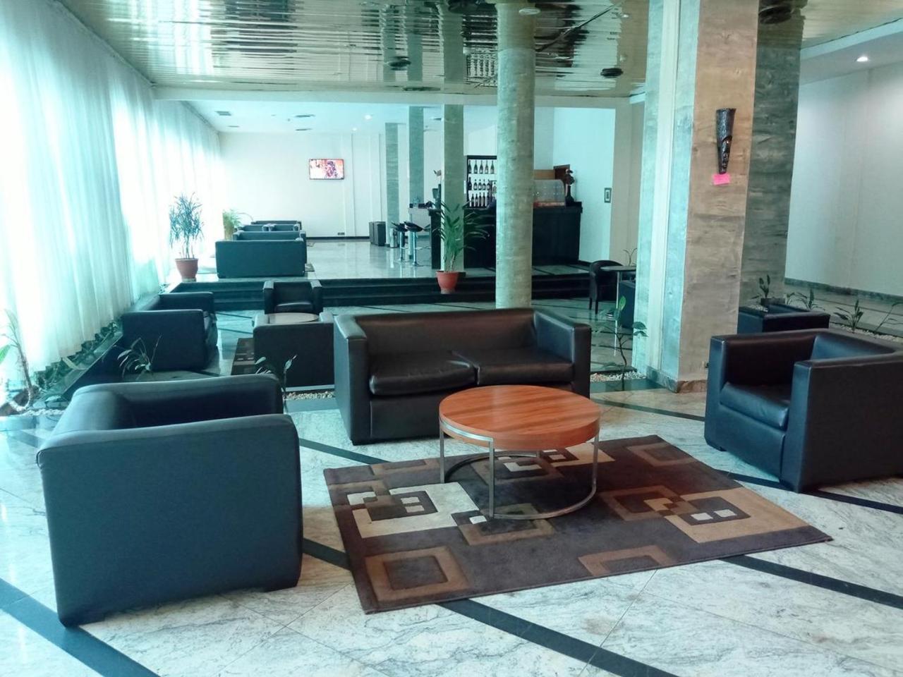 Golden Royale Hotel Енугу Екстериор снимка