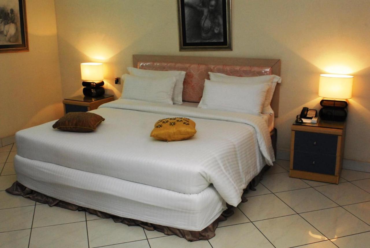 Golden Royale Hotel Енугу Екстериор снимка
